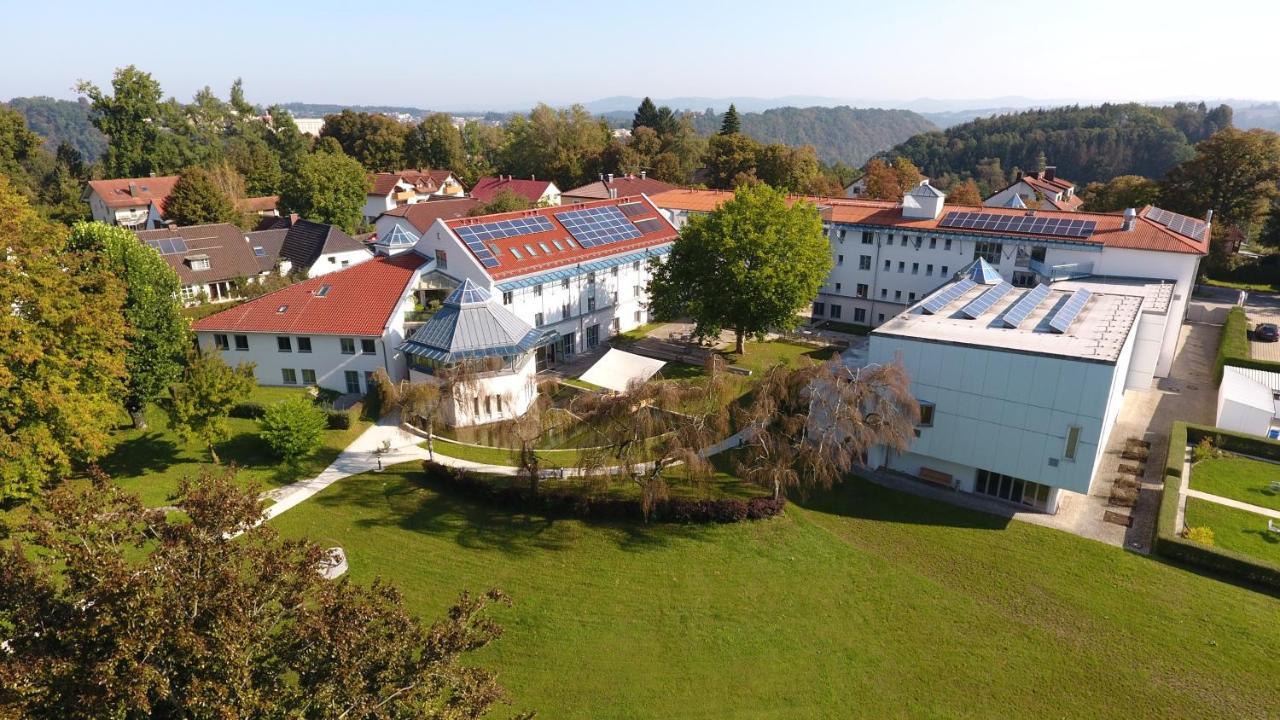 Spectrum Kirche Exerzitien-Und Bildungshaus Auf Mariahilf Passau Ngoại thất bức ảnh