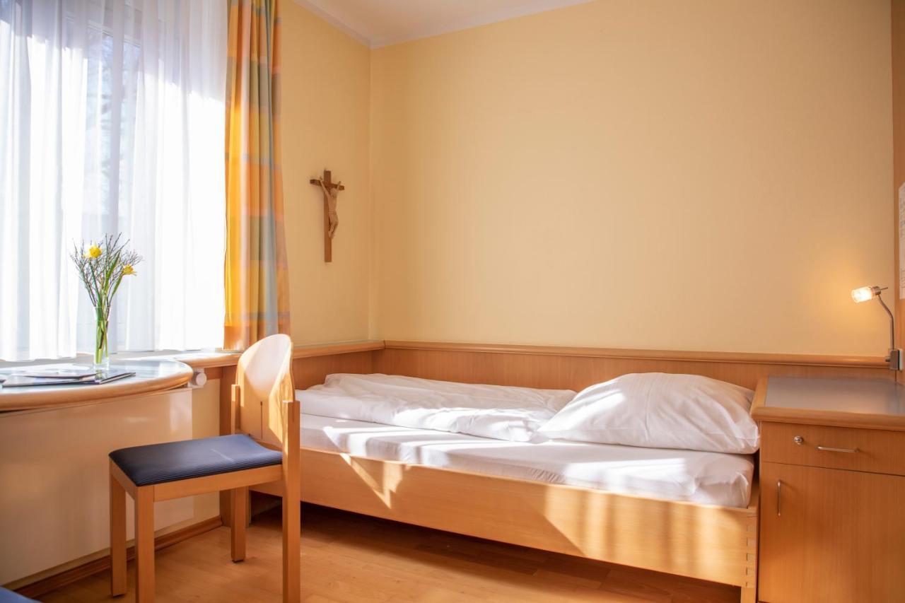 Spectrum Kirche Exerzitien-Und Bildungshaus Auf Mariahilf Passau Ngoại thất bức ảnh