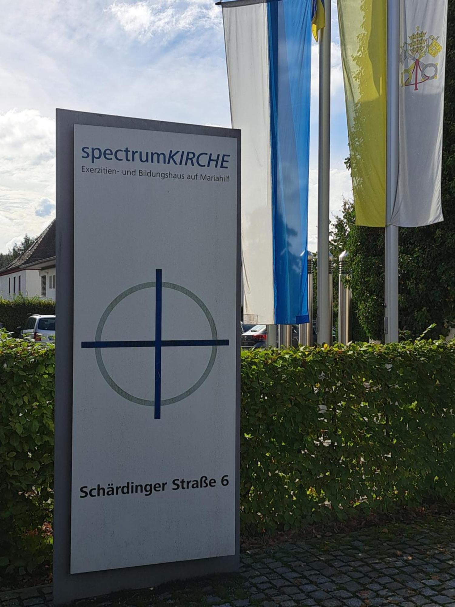 Spectrum Kirche Exerzitien-Und Bildungshaus Auf Mariahilf Passau Ngoại thất bức ảnh